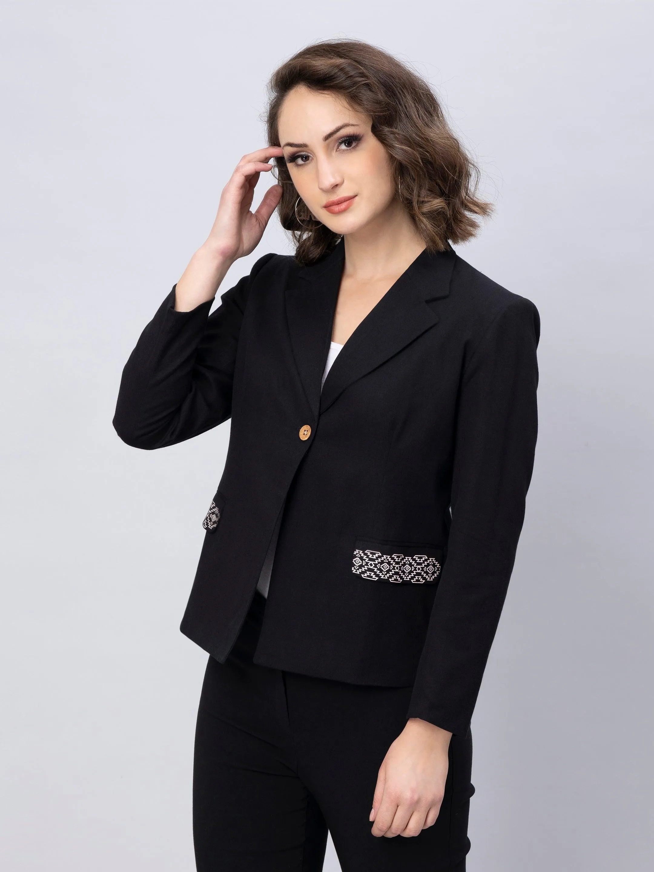 Black Cotton Single Breasted Blazer: Casual Elegance Refined